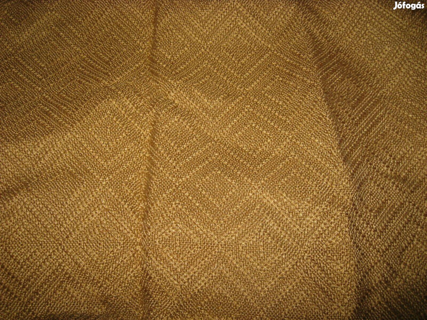 Sok féle hangszóróselyem, antik rádiók restaurálásához