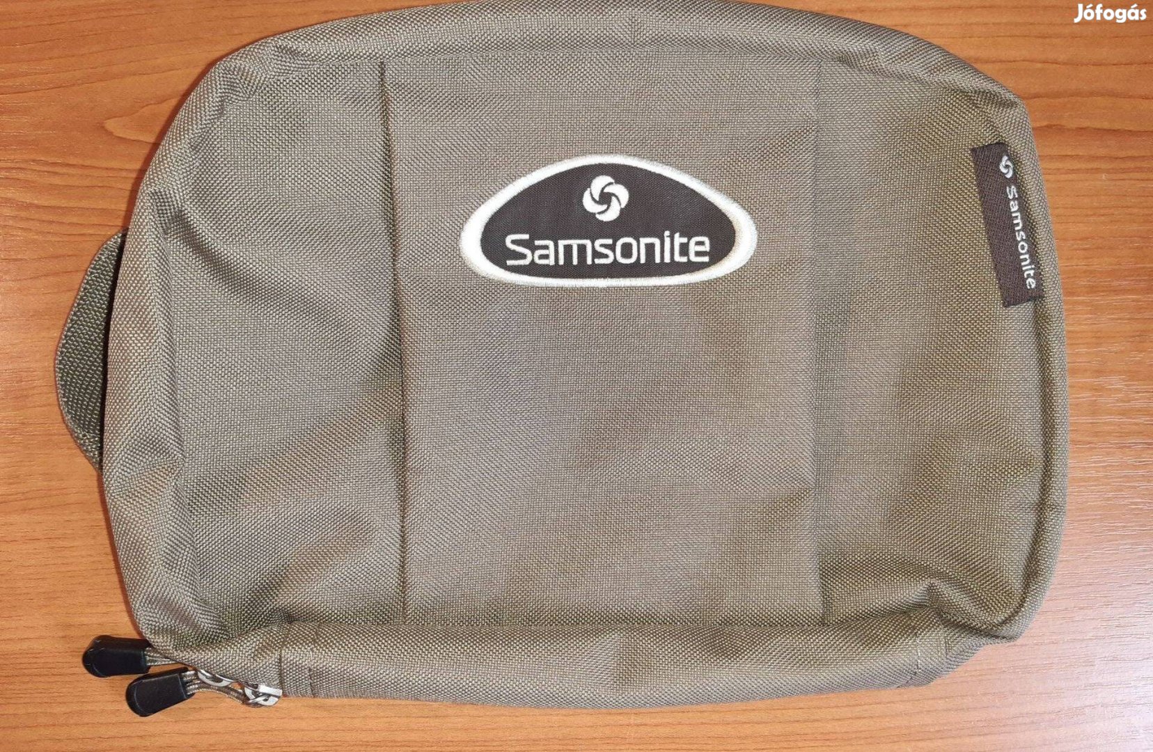 Sok zsebes Samsonite utazó kézi/tisztasági táska bézs szinben eladó