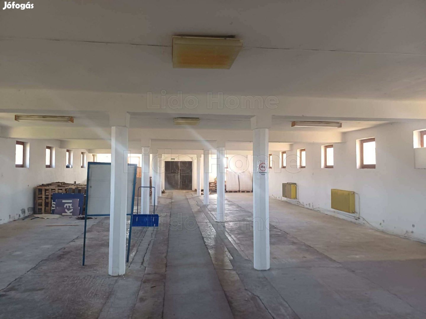 Sokoldalúan hasznosítható ipari ingatlan nagy telekkel-ELADÓ