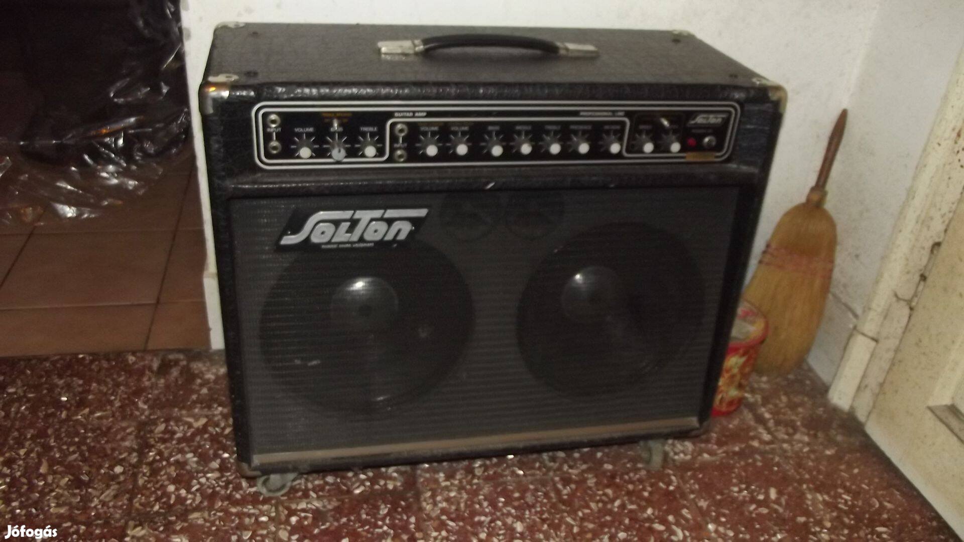 Solton Chorus 100 2X12" gitárerősítő 100W gitárcombo