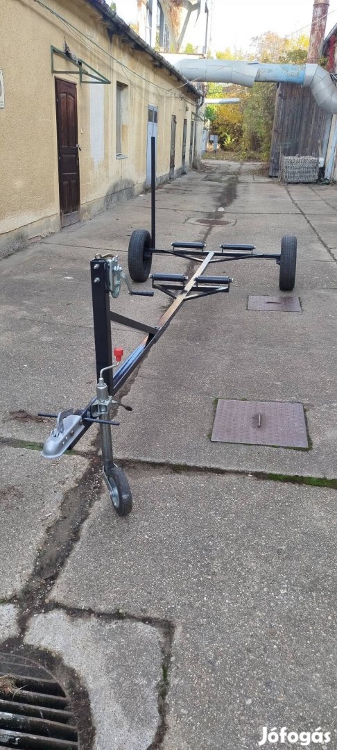 Sólyakocsi, csónakszállító 