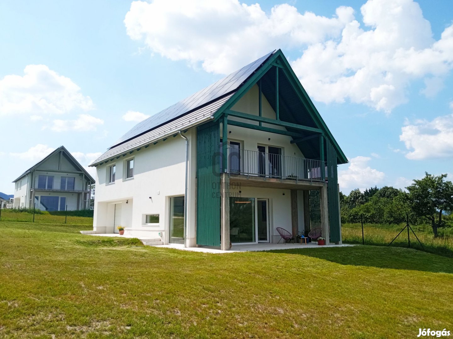 Solymári eladó új építésű tégla családi ház