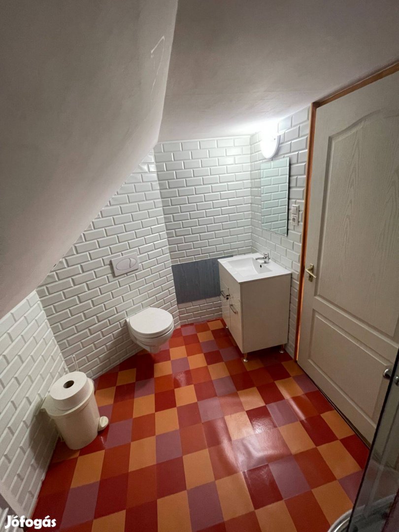 Solymáron szoba kiadó