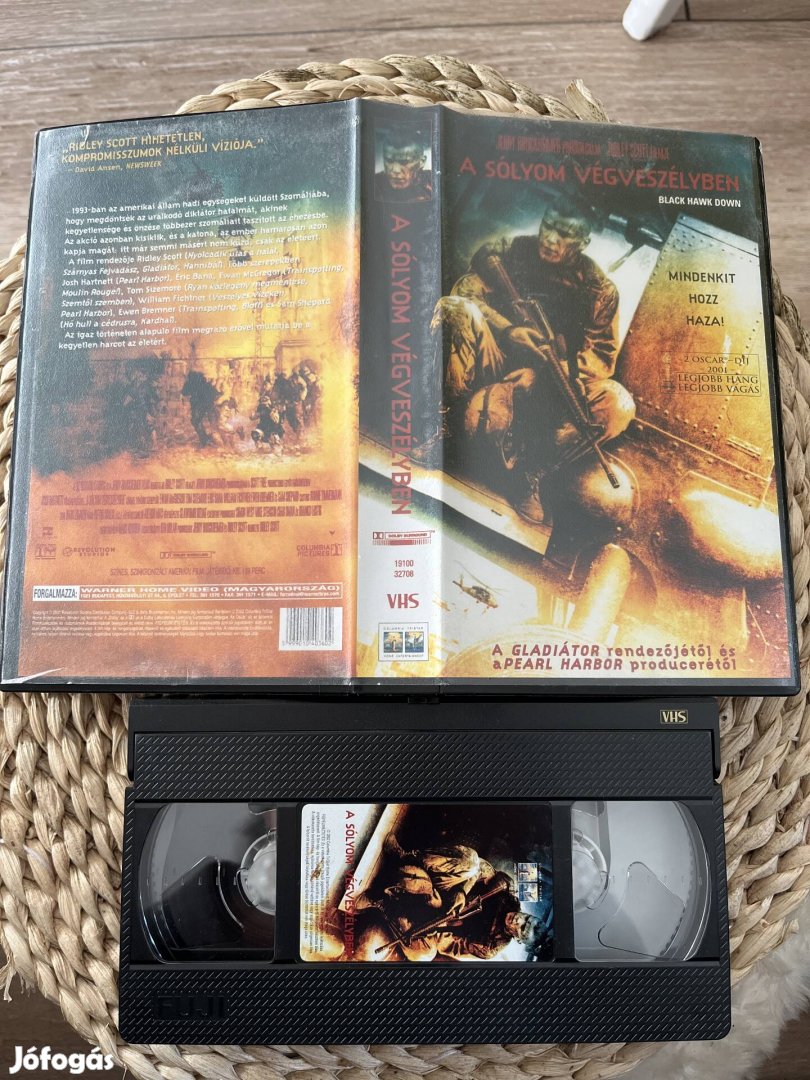 Sólyom végveszélyben vhs film