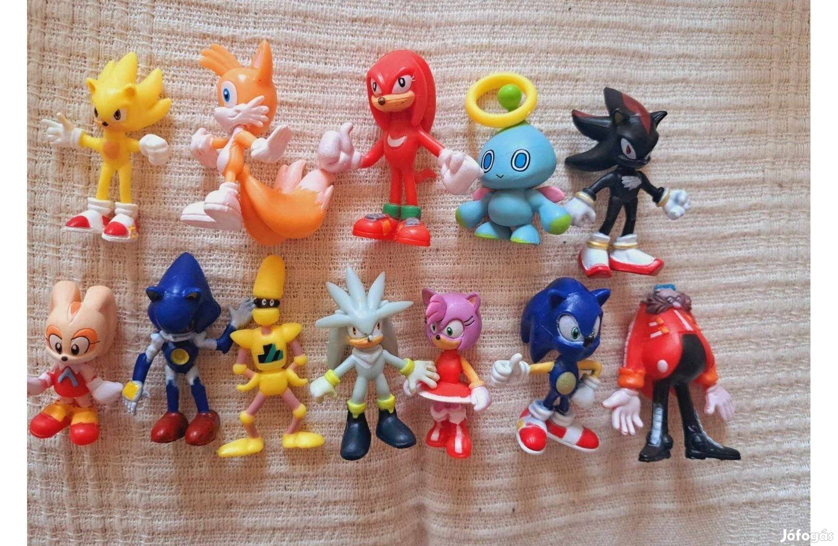 Sonic 12 darabos figura készlet