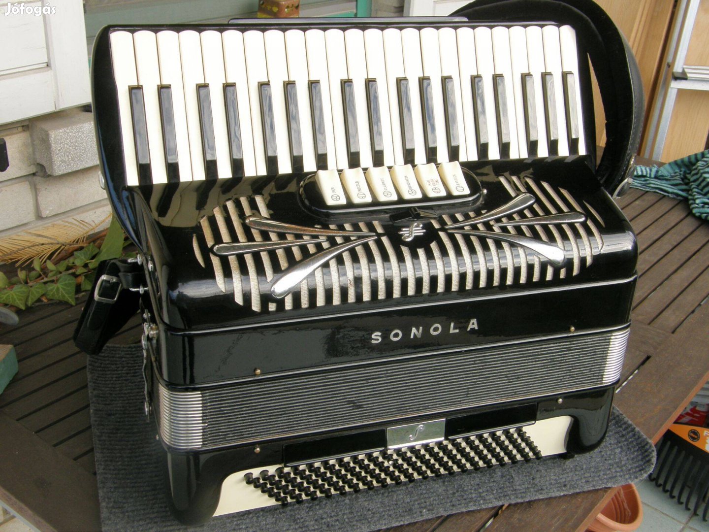 Sonola SS6 legendás cassotto-s 120 b. harmonika tangóharmonika
