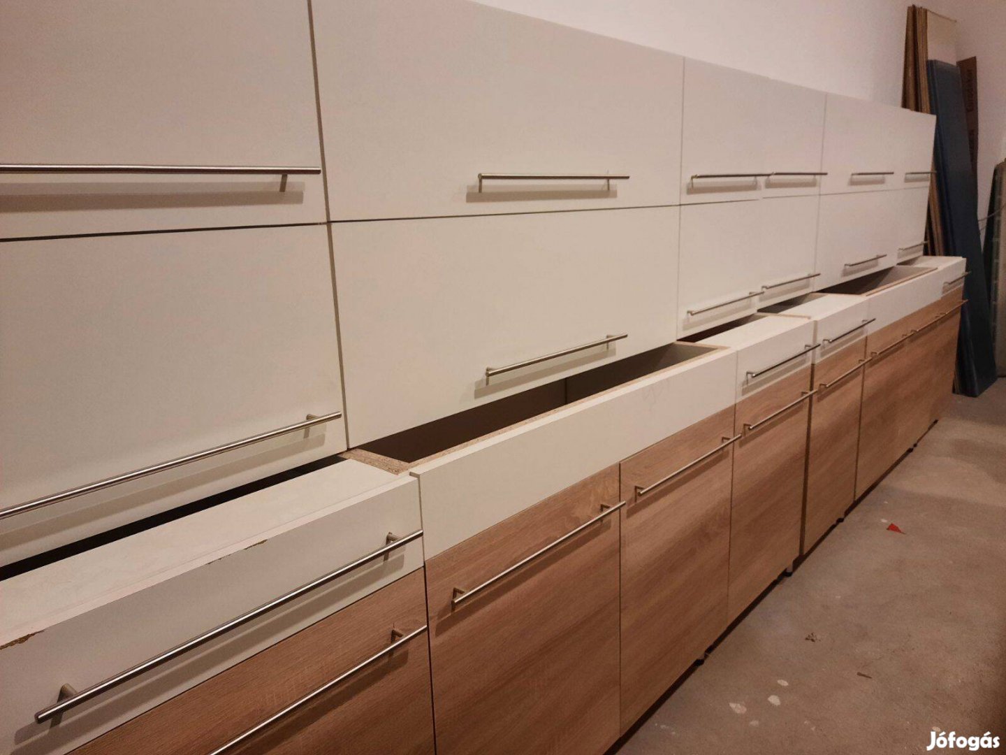 Sonoma-fehér konyhabútor AN126