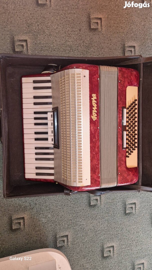 Sonora tangóharmonika!