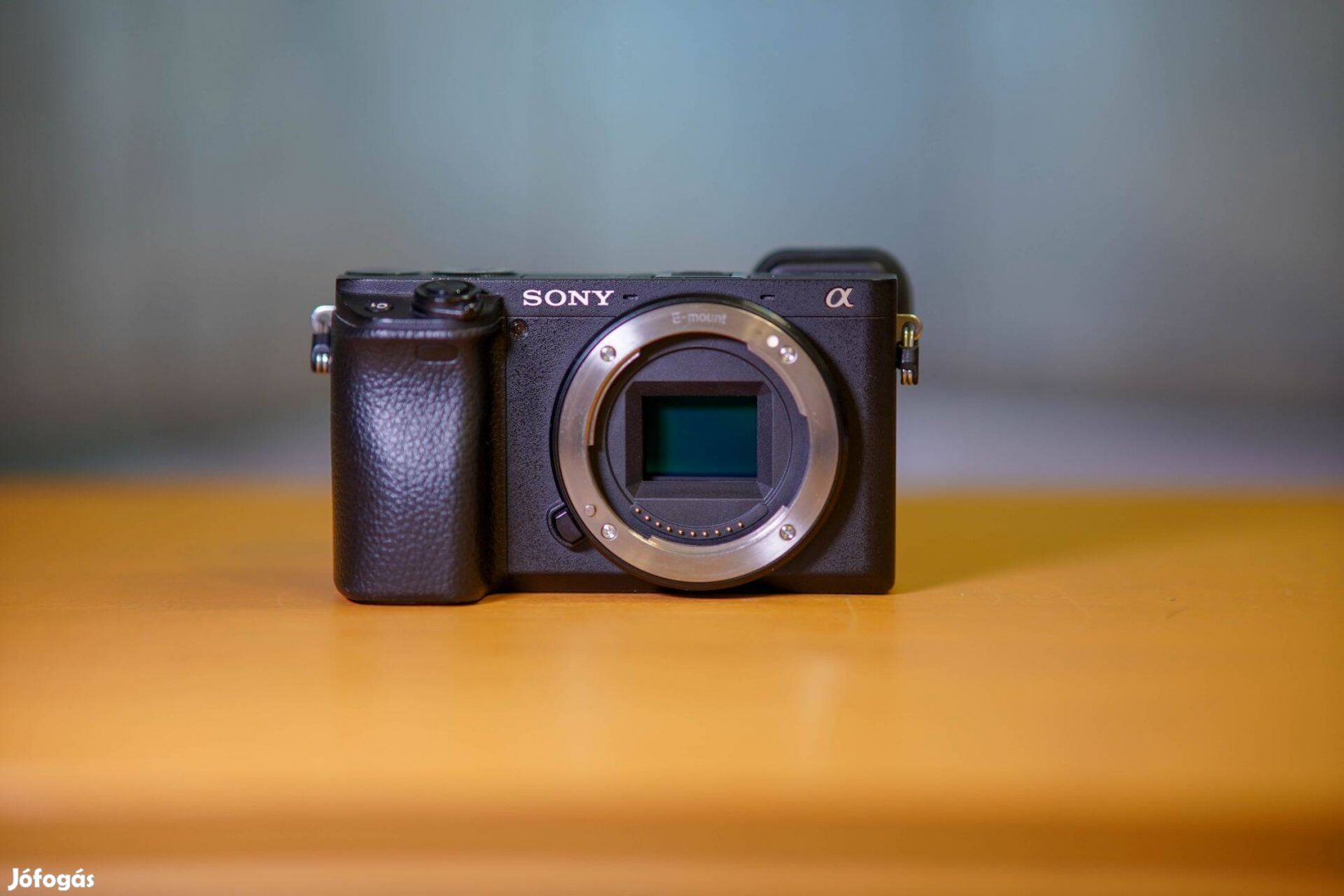 Sony A6400 + 18-135mm digitális fényképezőgép, MILC