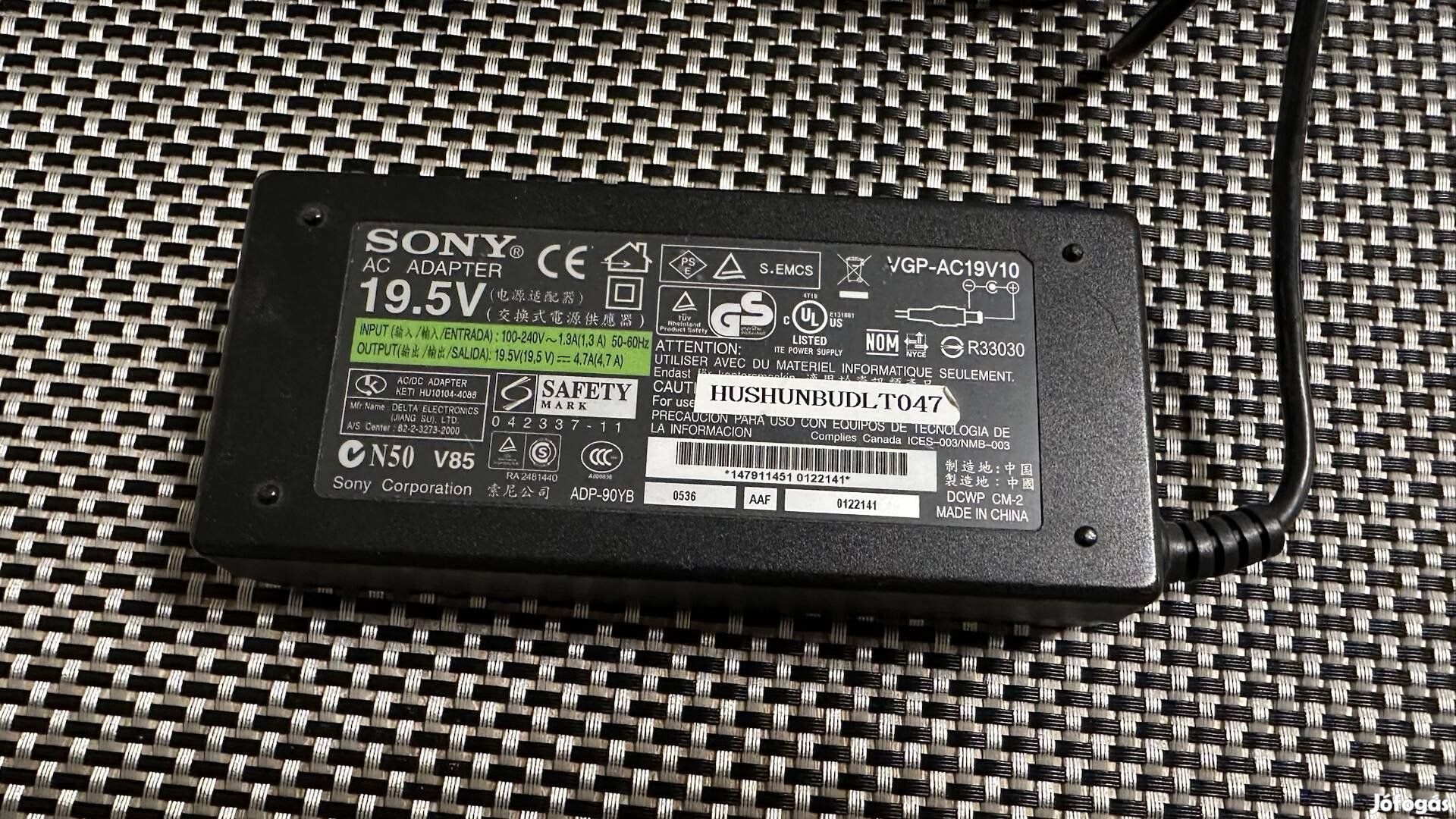 Sony AC Adapter 19,5 V  Vgp-AC19V10