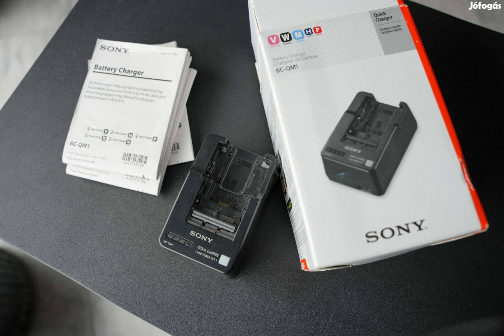 Sony BC-QM1 Akkumulátor töltő