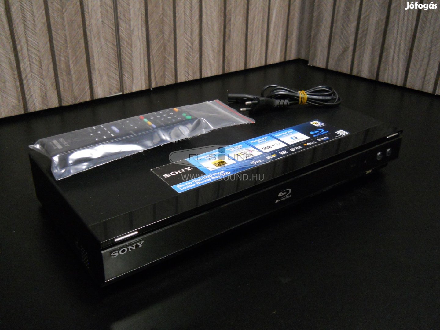 Sony BDP-S560 ,Blu-Ray,DVD lejátszó gyári rendszer távirányítóval