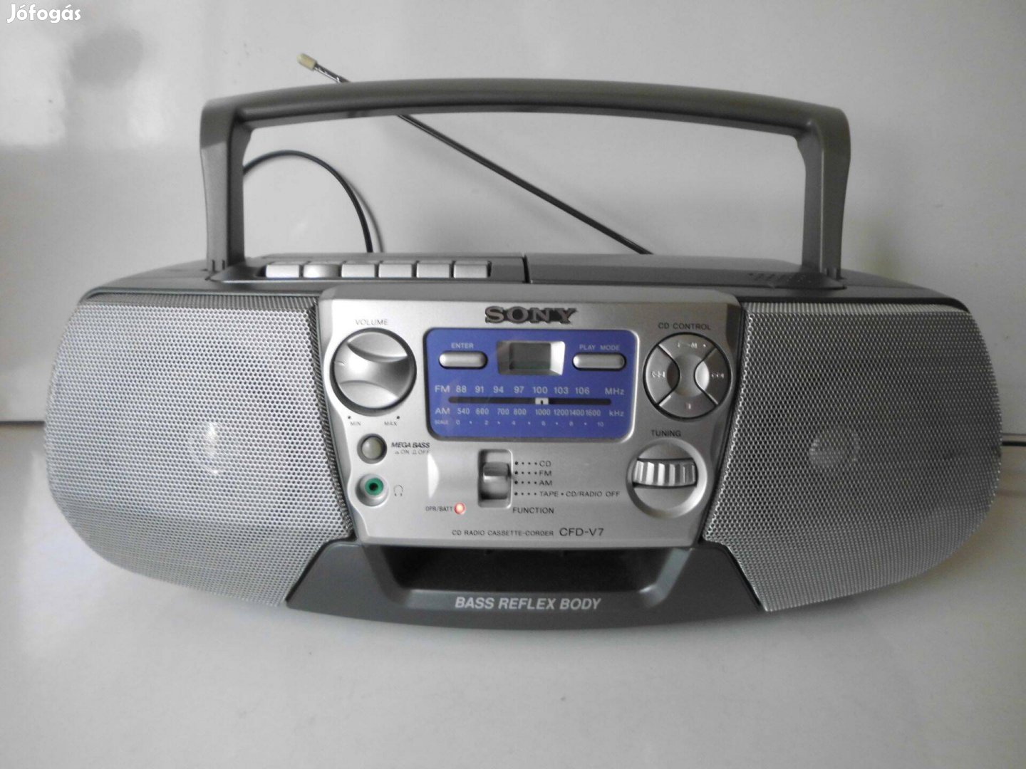 Sony CFD-V7 hordozható rádiós magnó CD lejátszóval