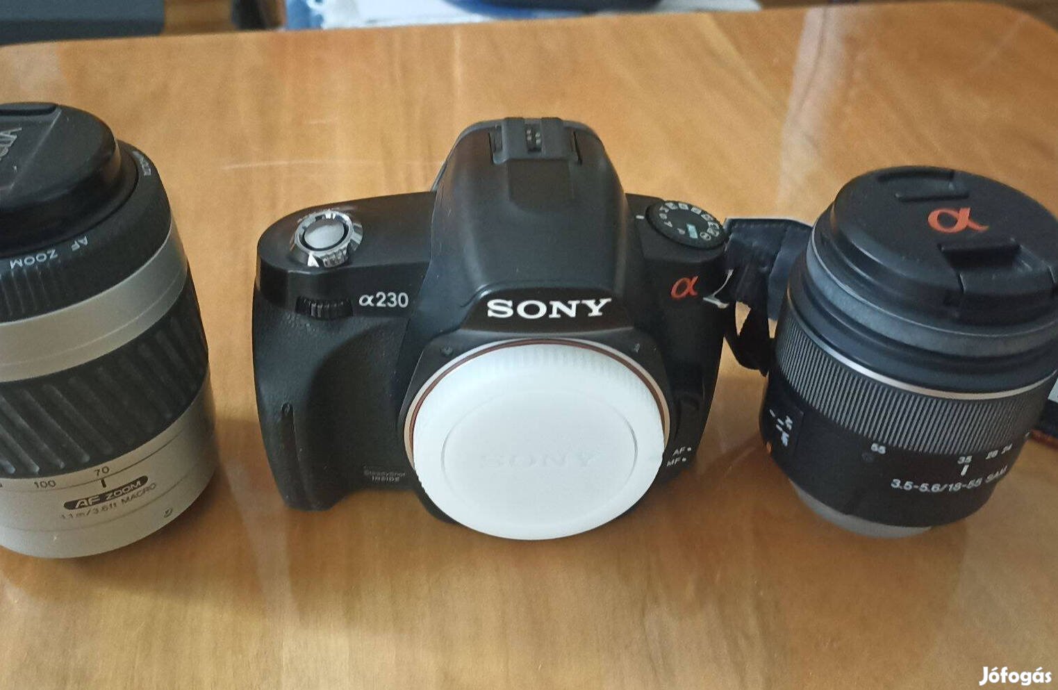 Sony DSLR-A 230 tükörreflexes fényképezőgép + Braun vaku