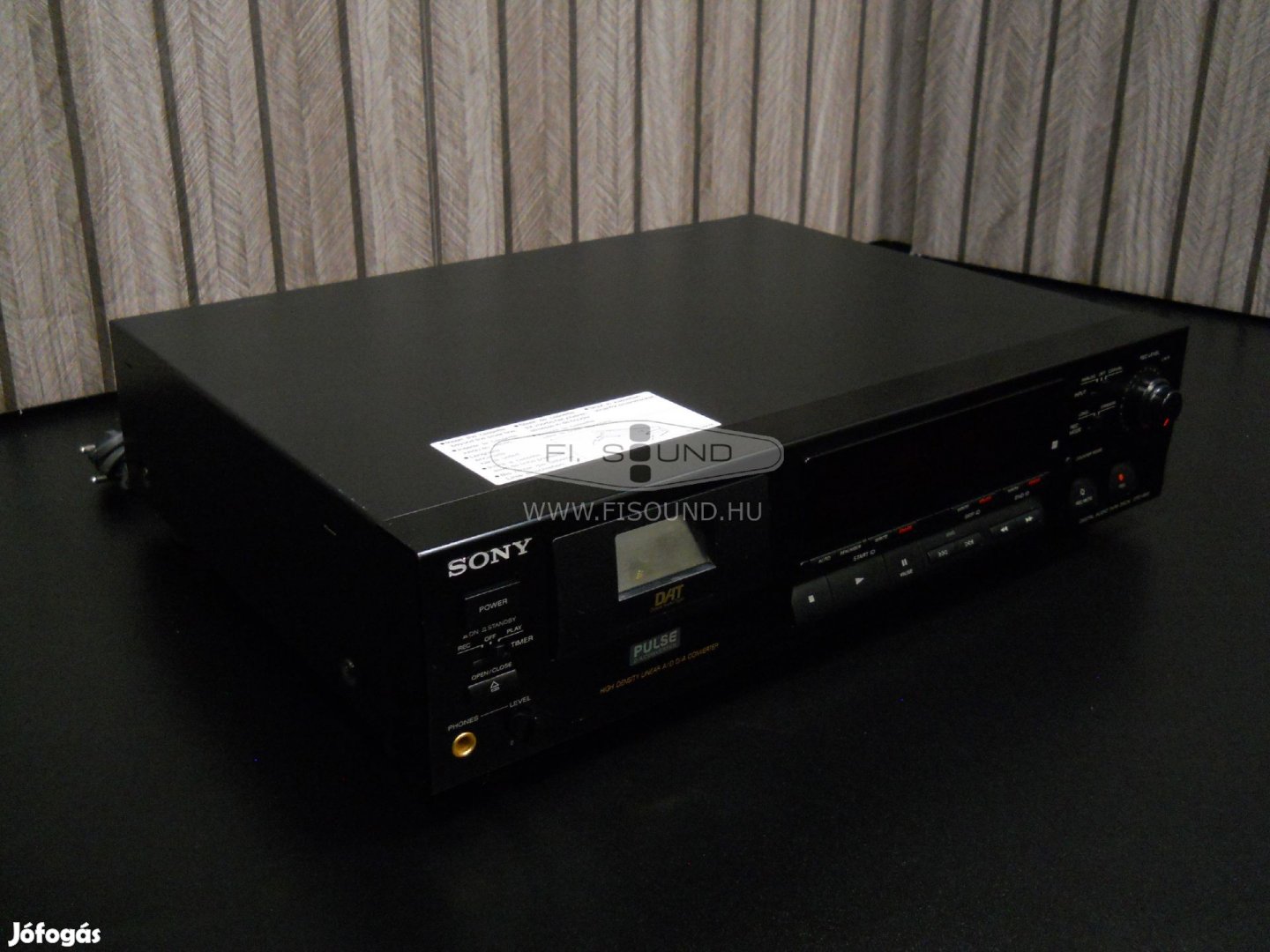 Sony DTC-690 , 1 kazettás DAT lejátszó