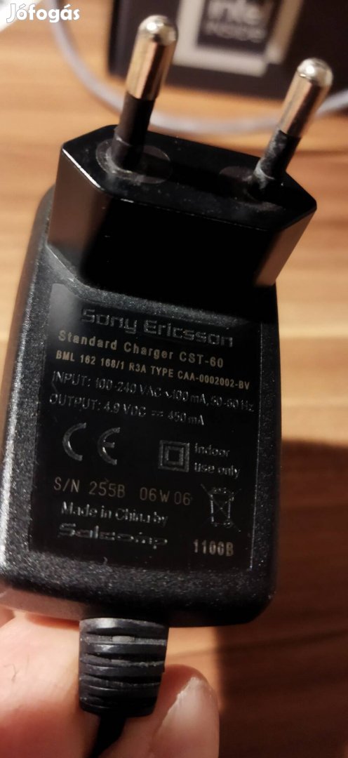 Sony Ericsson CST 60 hálózati töltő, adapter