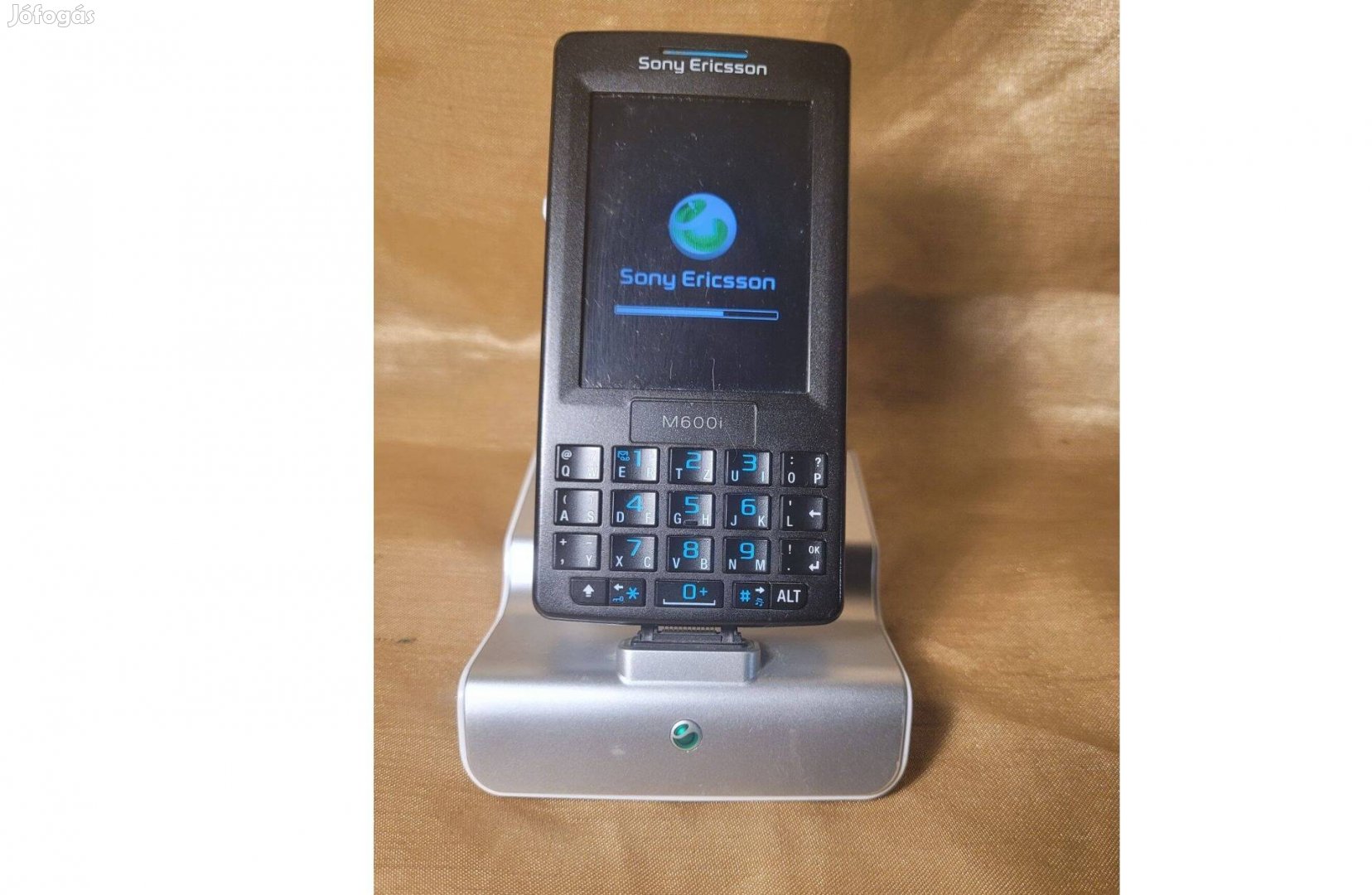 Sony Ericsson M600i független telefon