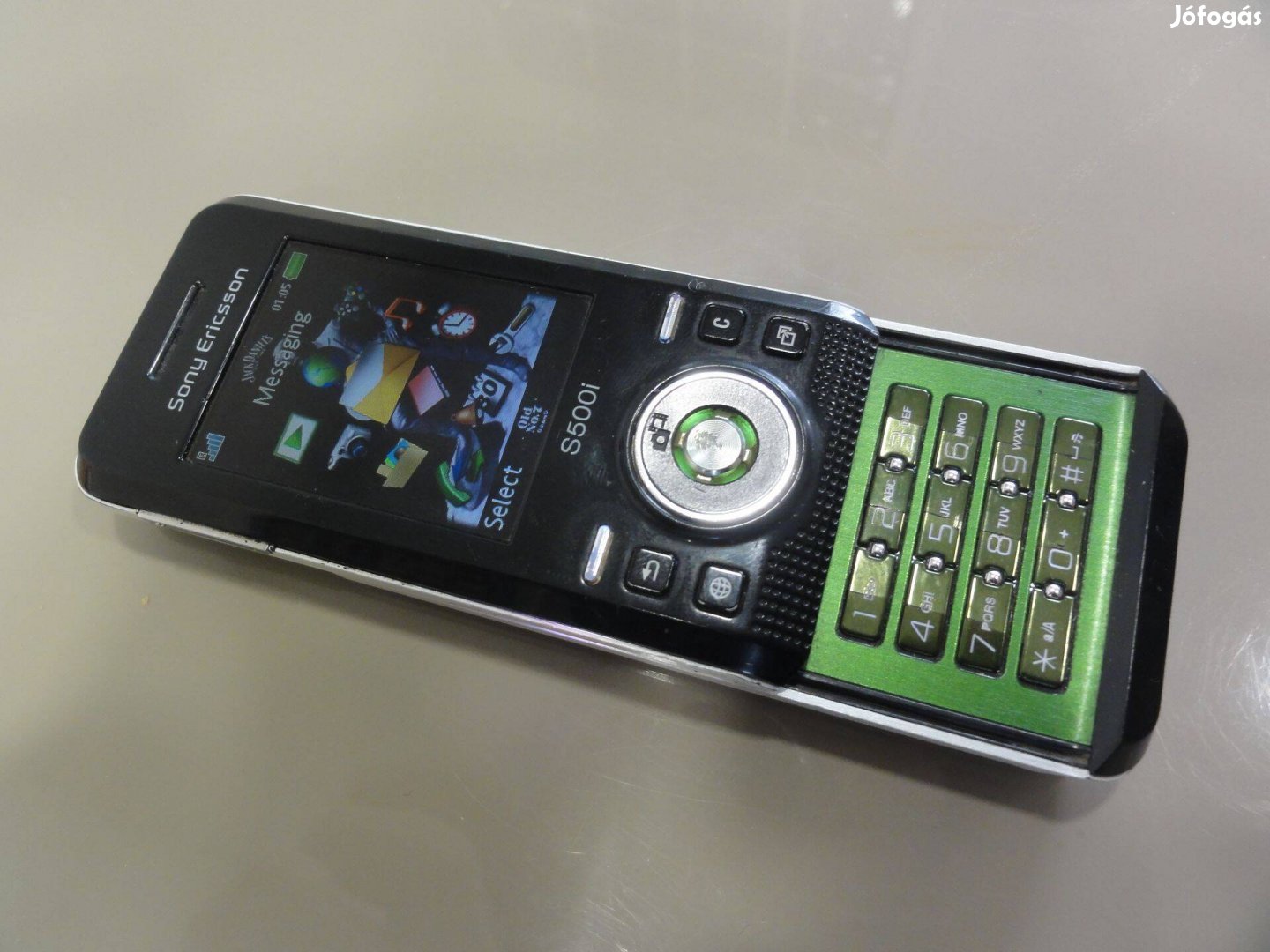 Sony Ericsson S500i kártyafüggetlen, 2GB-os M2-vel akkuval és töltővel