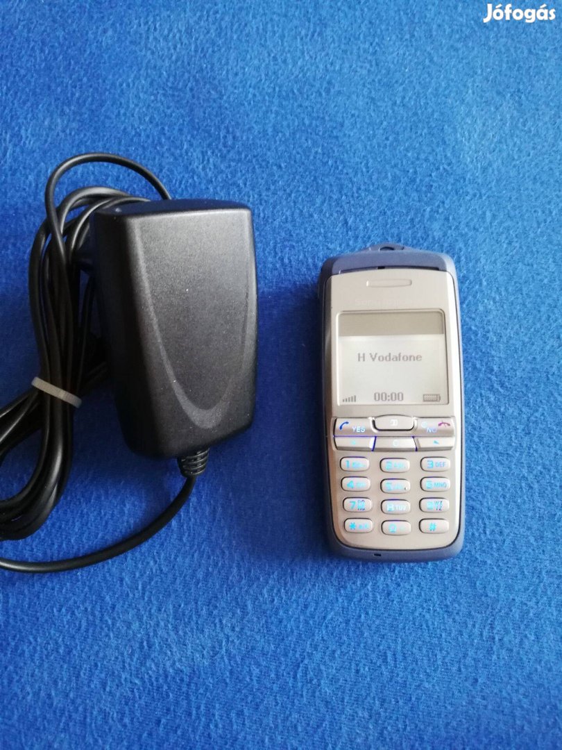 Sony Ericsson T600 gyönyörű ritka Retro mini mobil 2002-ből