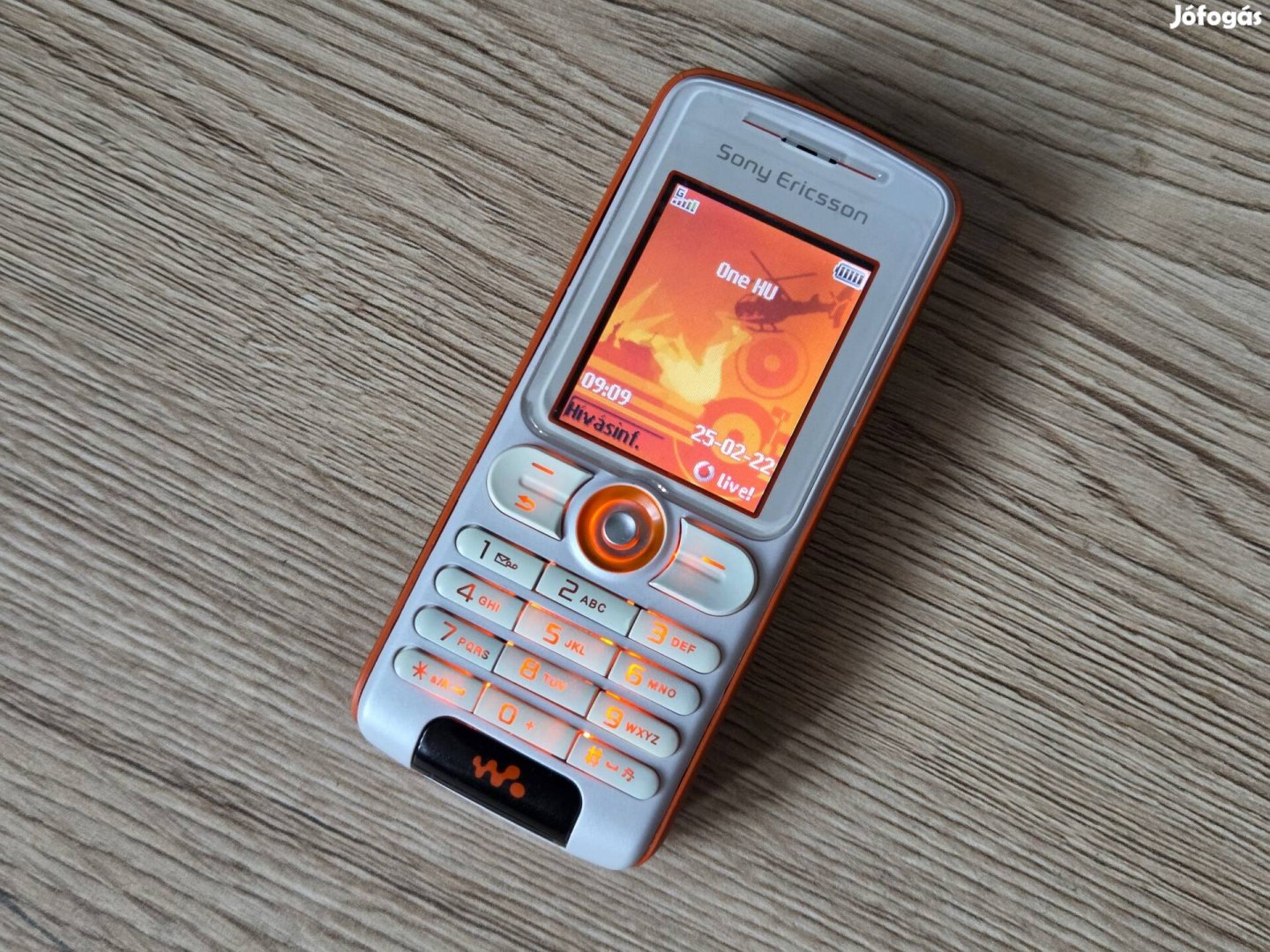 Sony Ericsson W200i , Narancs/Fehér Makulátlan.