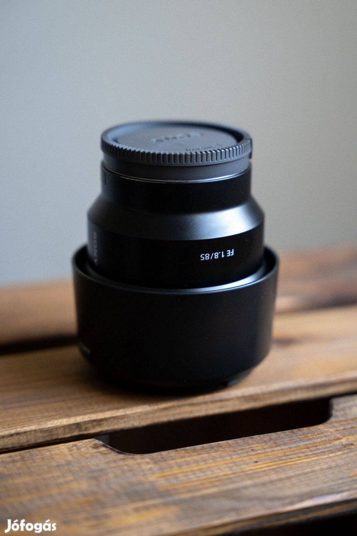 Sony FE 85mm f/1.8