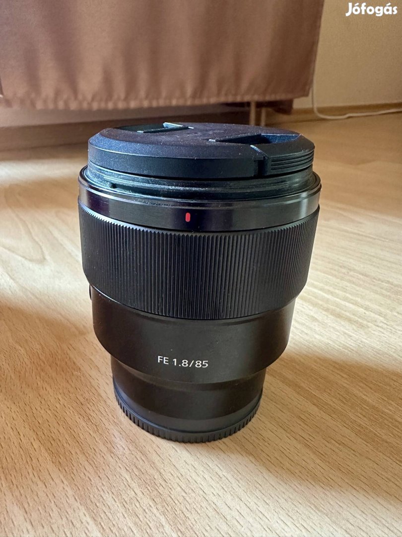 Sony FE 85mm f/1.8 objektív újszerű