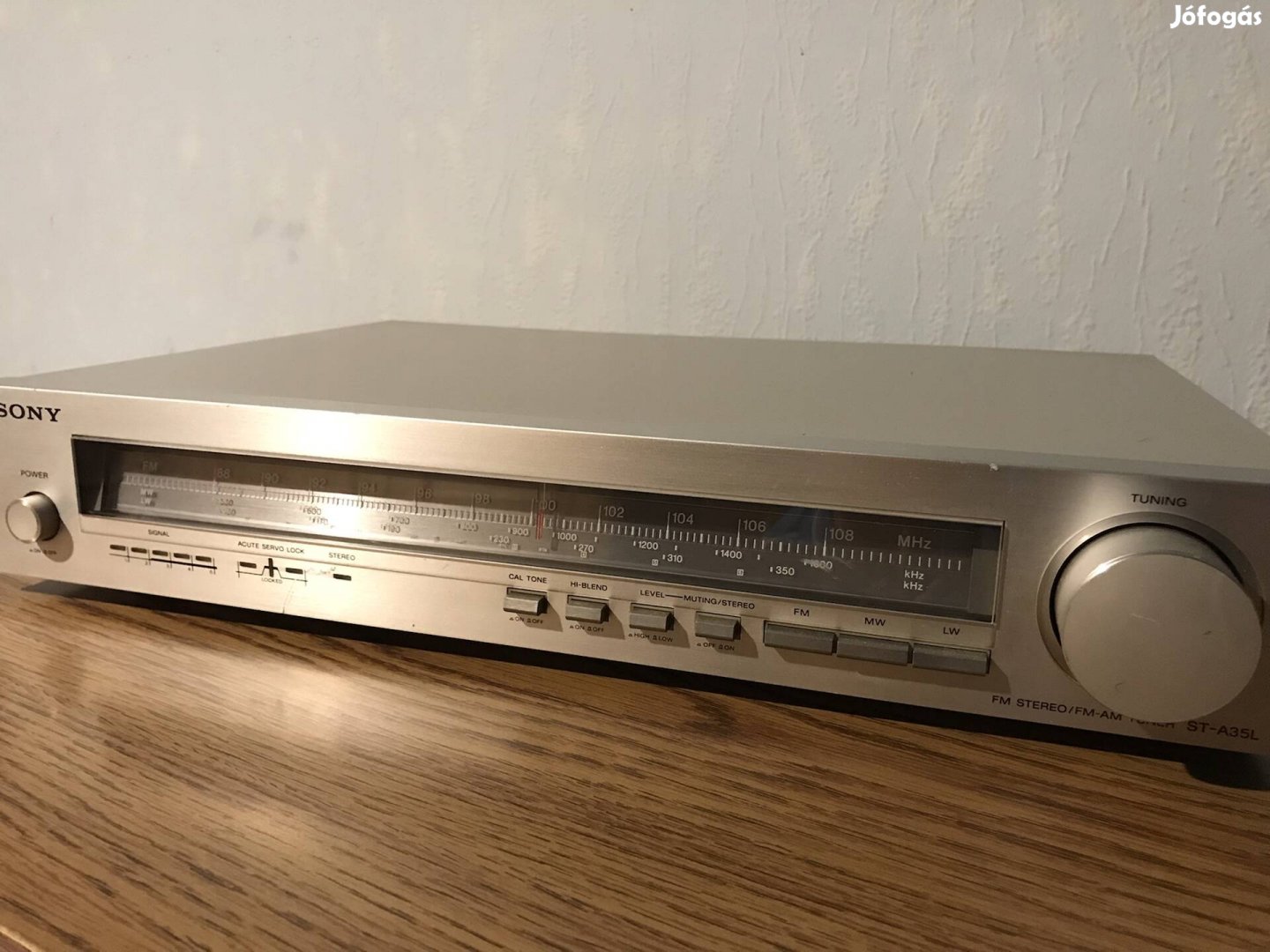 Sony FM Stereo/FM-AM Tuner ST - 35L