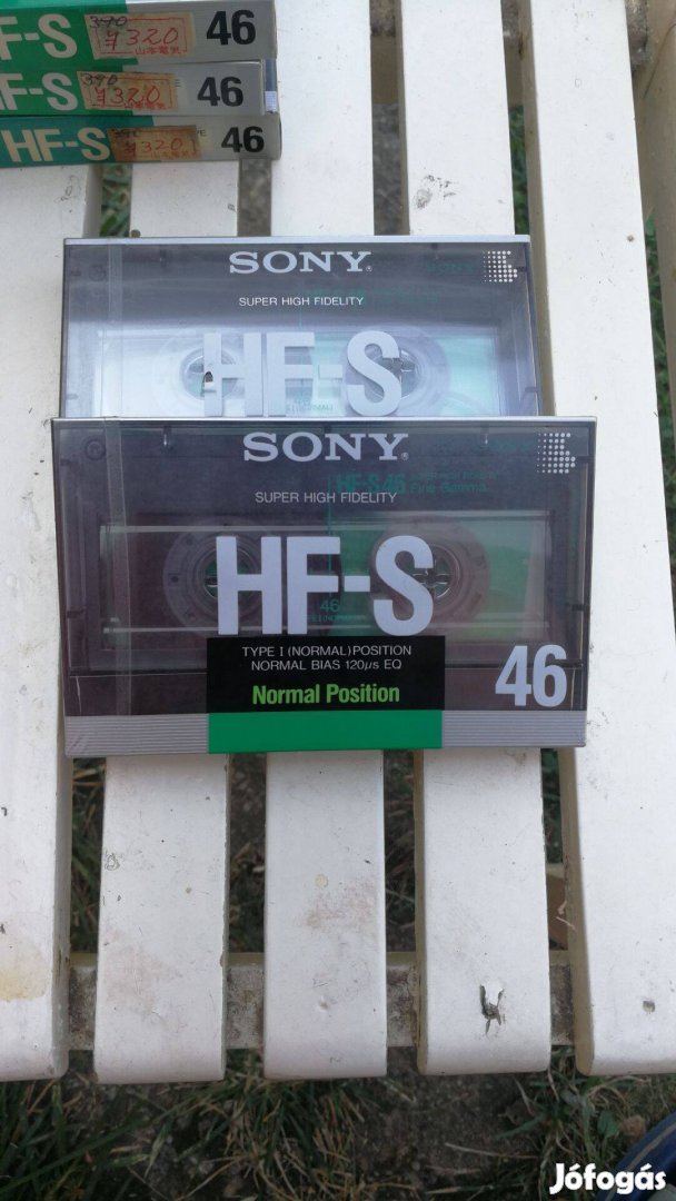 Sony HF-S 46 Pici sarok sérülés a fólián!!!