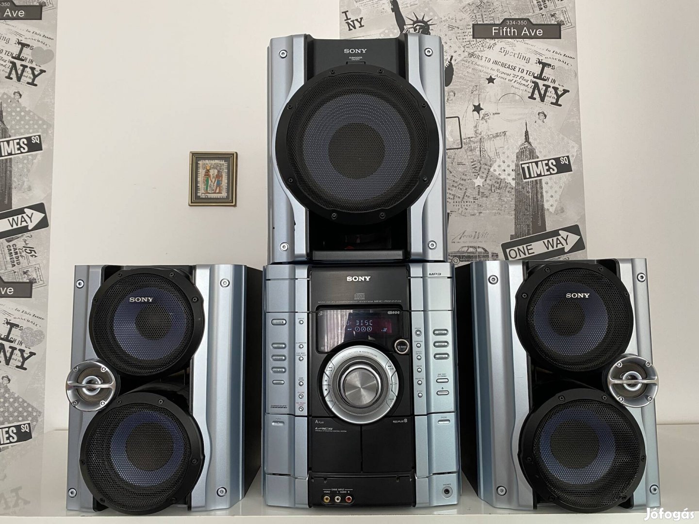 Sony Hifi aktív mélynyomóval.