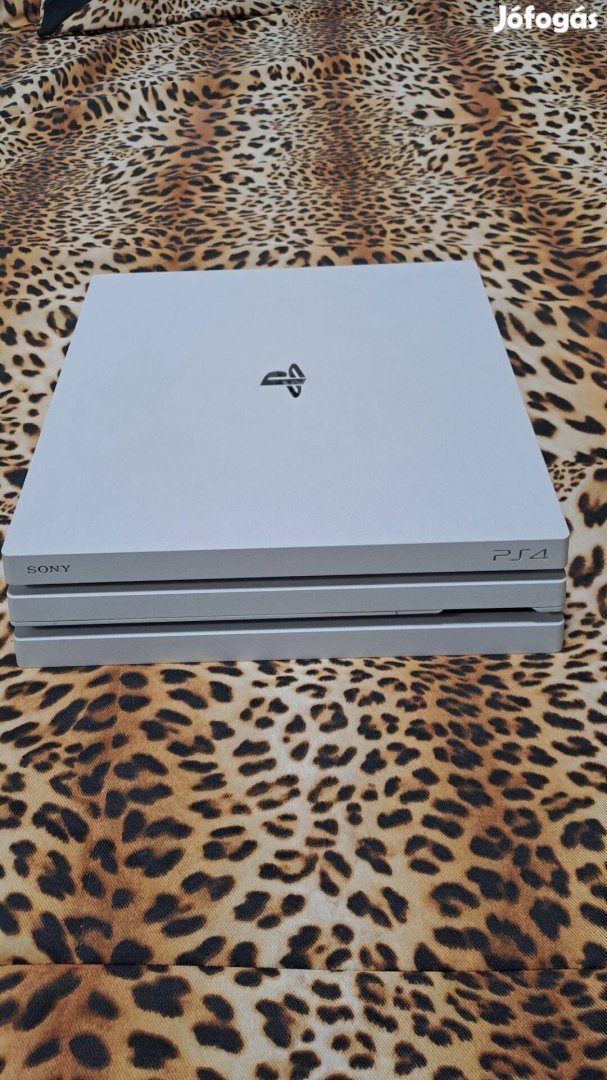 Sony Playstation 4 Pro Glacier White 1TB (PS4 Pro 1TB) Játékkonzol