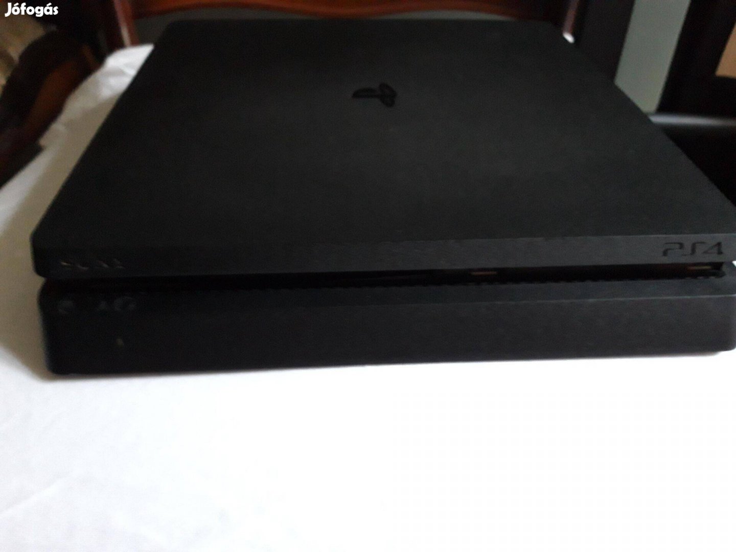 Sony Playstation 4 Slim 1TB játékkonzol, 2 db kontrollerrel,5 db játék