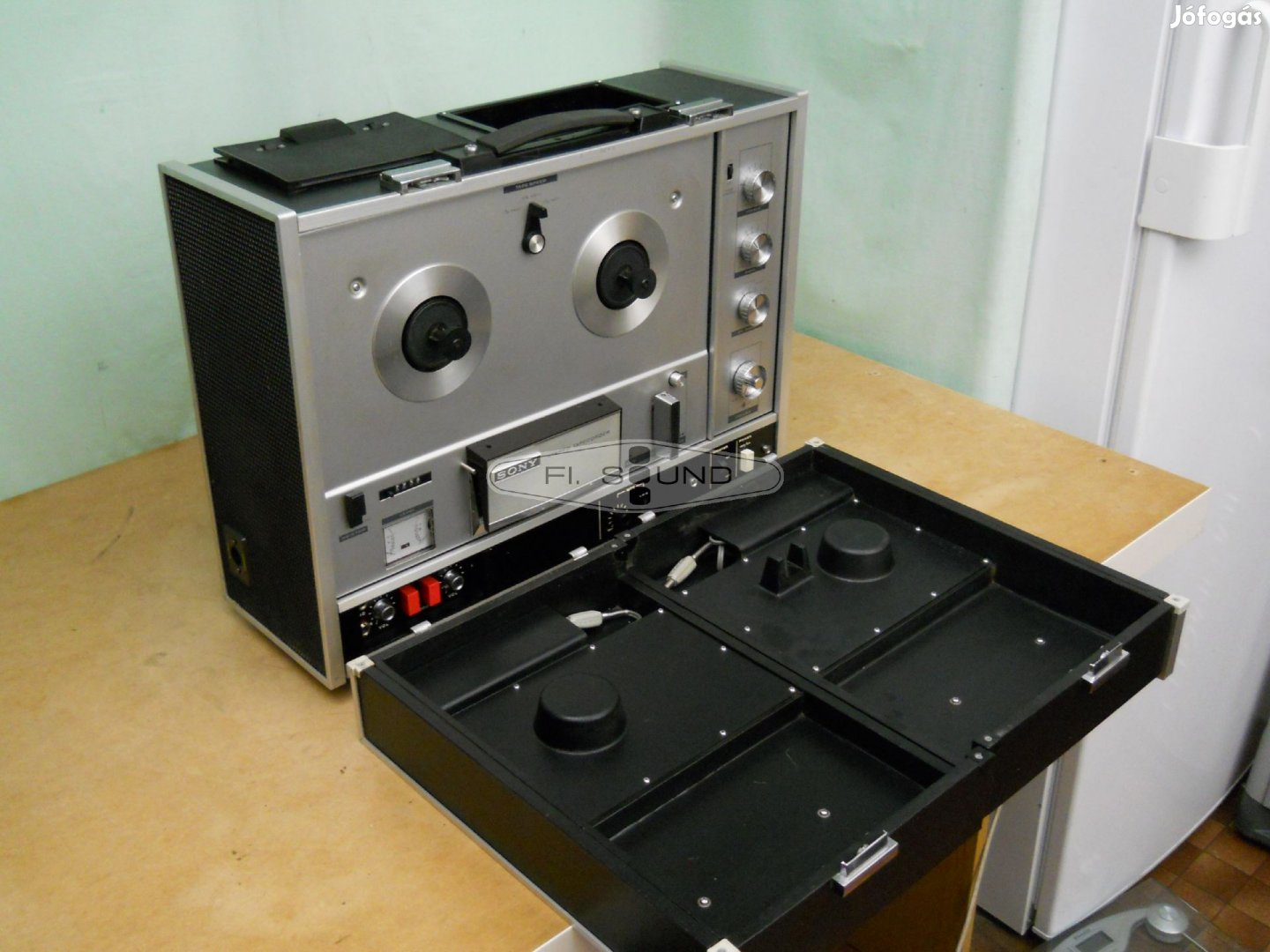 Sony TC-540 ,3 sebességes szalagos magnó beépített hangfalakkal