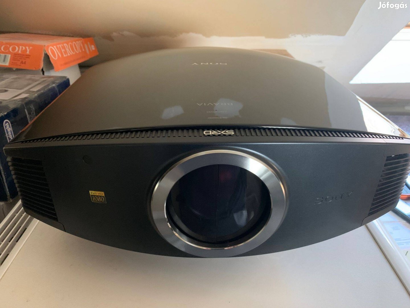 Sony VPL-vW85 SXRD házimozi projector vászonnal eladó