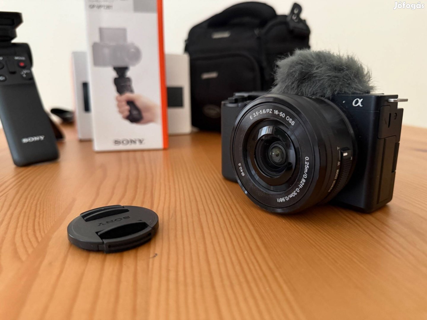 Sony ZV-E10 + Sony GP-VPT2BT markolat + kit obi + pótakku + fotóstáska