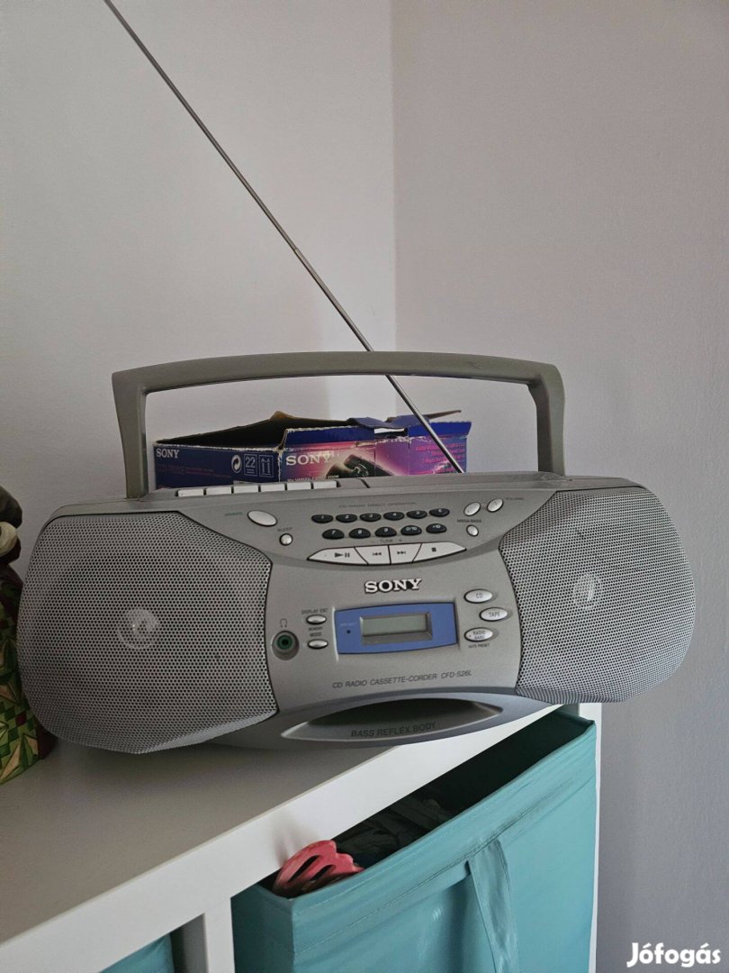 Sony kazettás rádió CD Mega Bass Boom CFD-S26