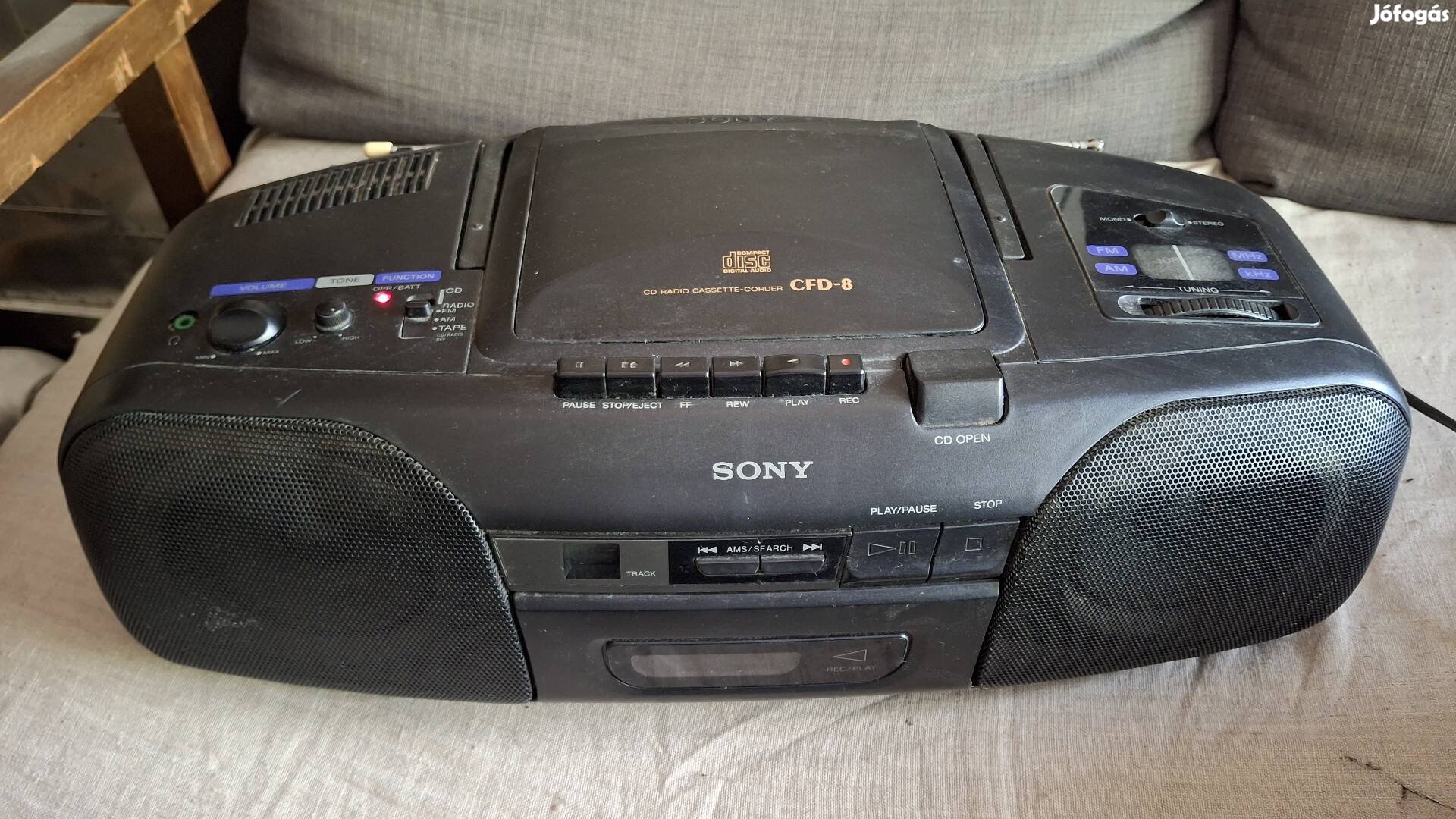 Sony rádiós magnó. A rádió jó.
