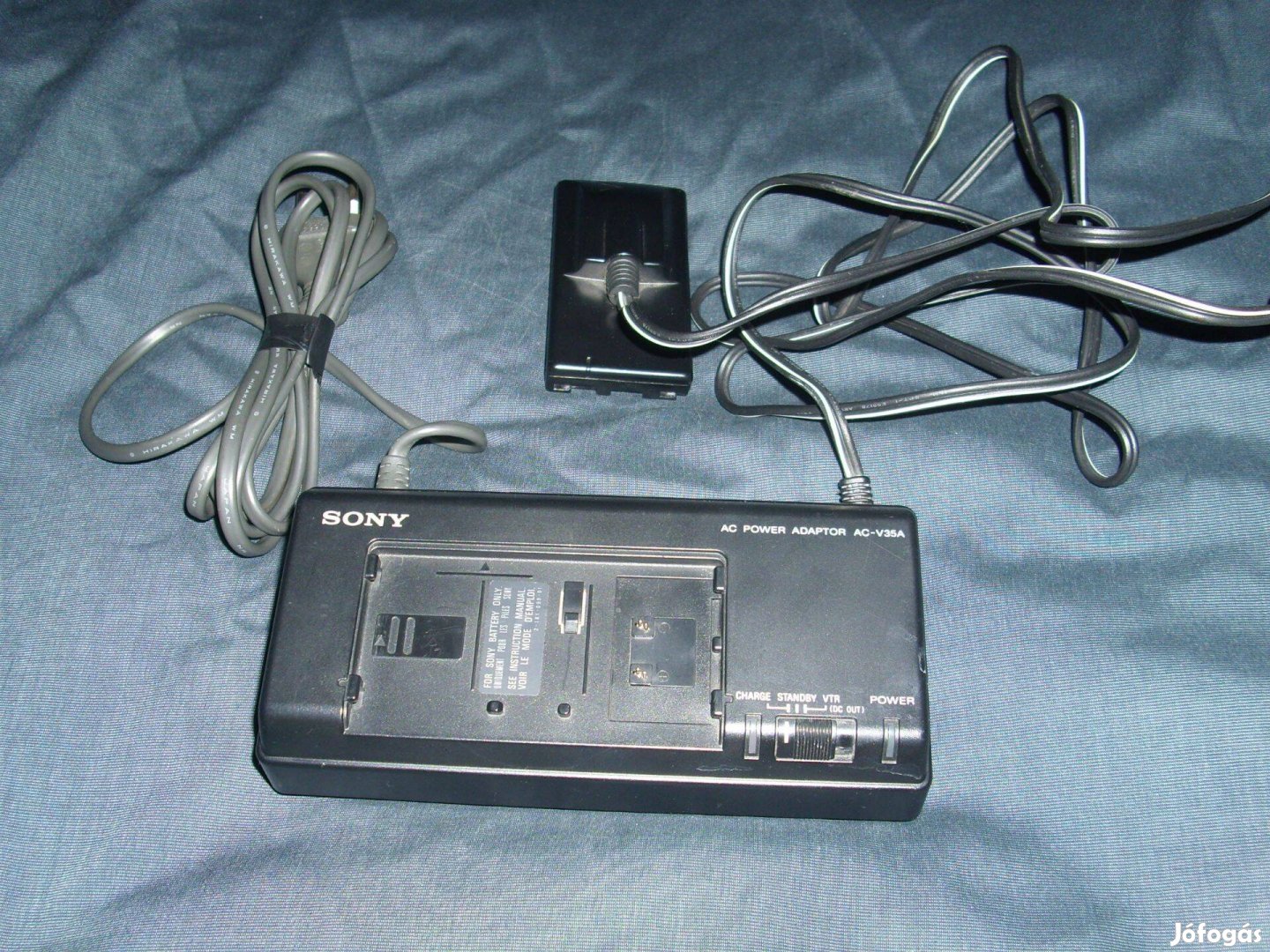 Sony video adapter és akkumulátor töltő eladó