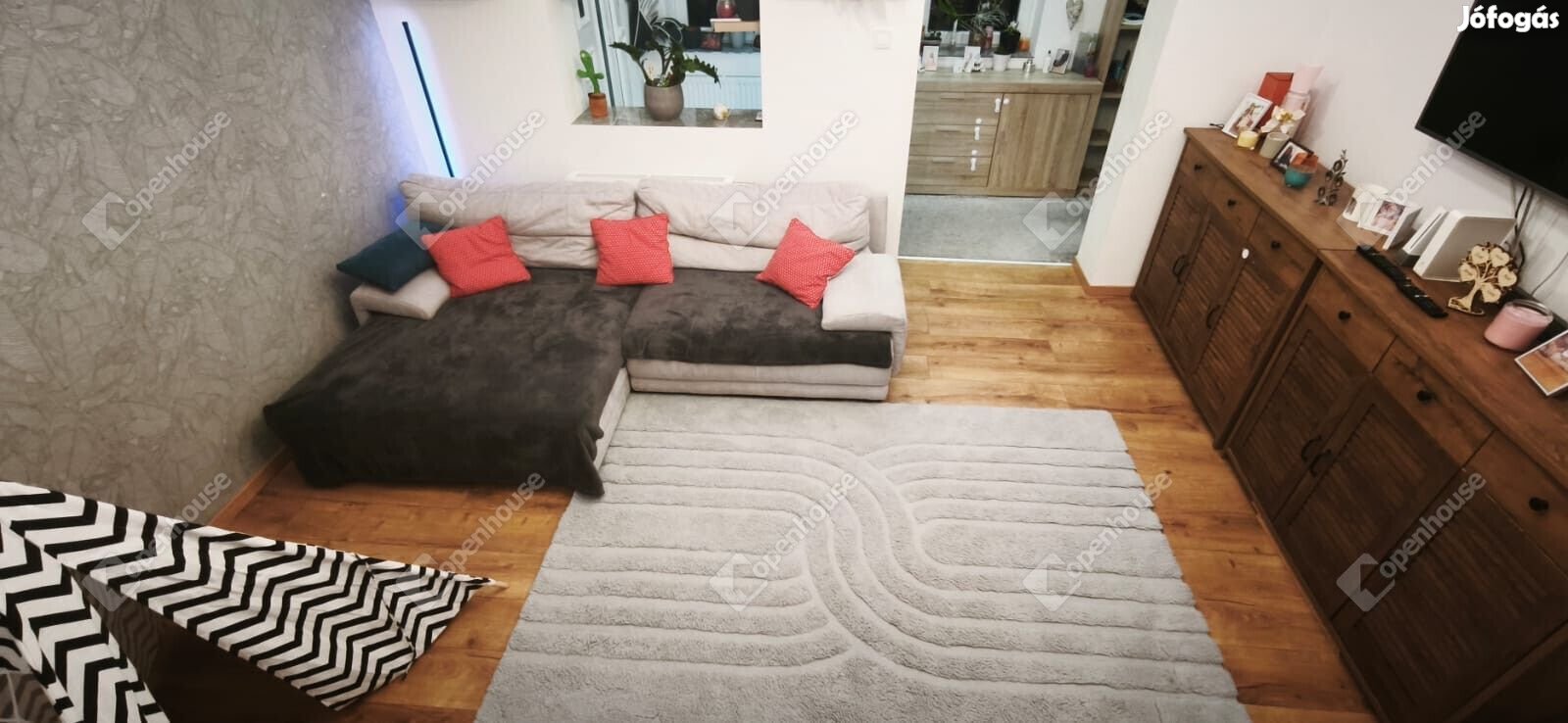 Sopronba belváros közeli, felújitott ingatlan eladó