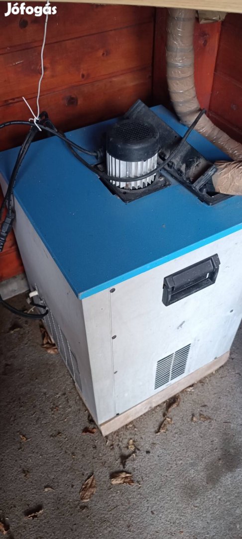 Sör Hűtő Kobra fejjel