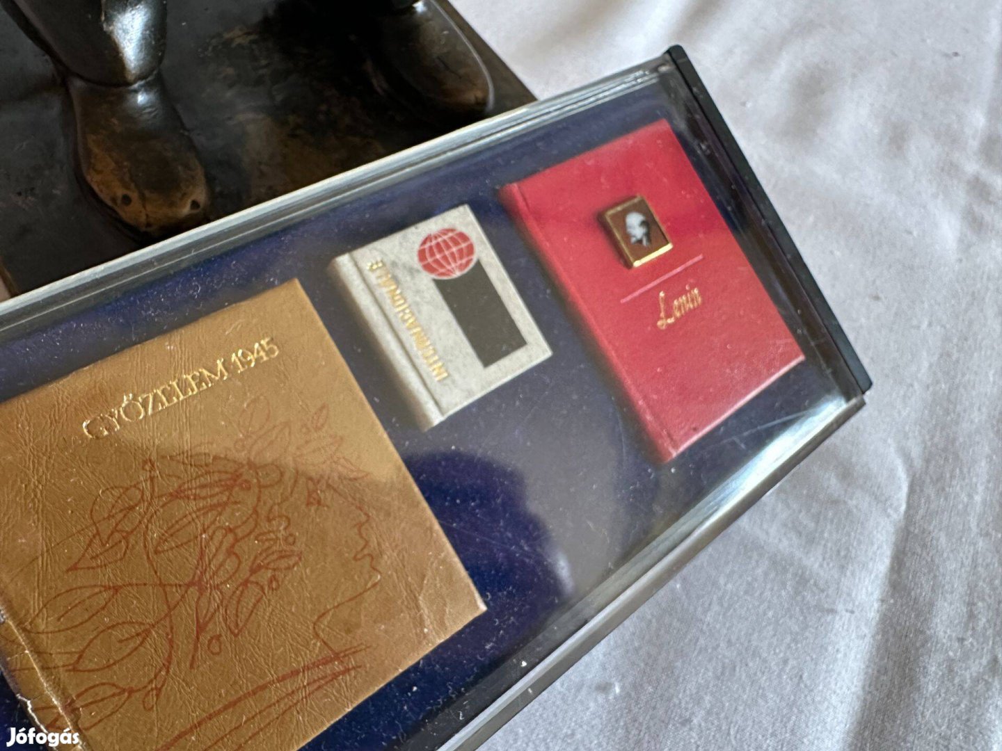 Sorszámozott minikönyvek díszdobozban