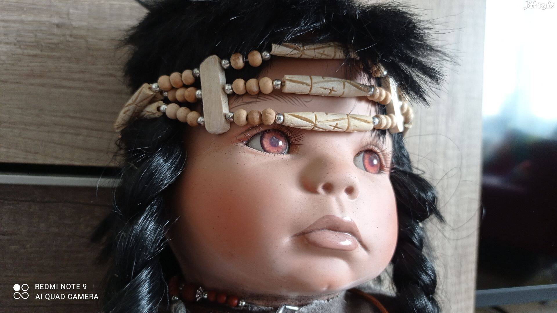 Sorszámozott nagyméretű indián porcelánbaba 70cm