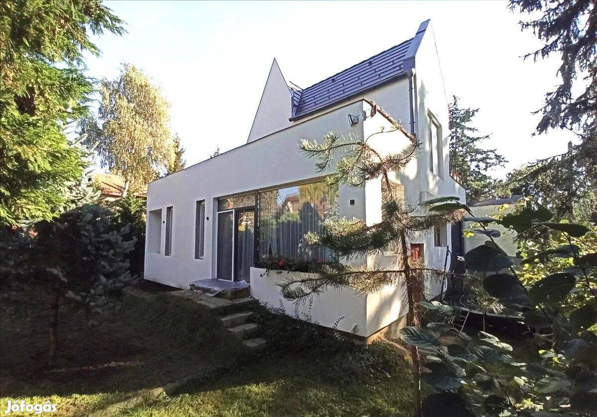 Sóstógyógyfürdőn eladó egy 140 m2-es, szigetelt családi ház!