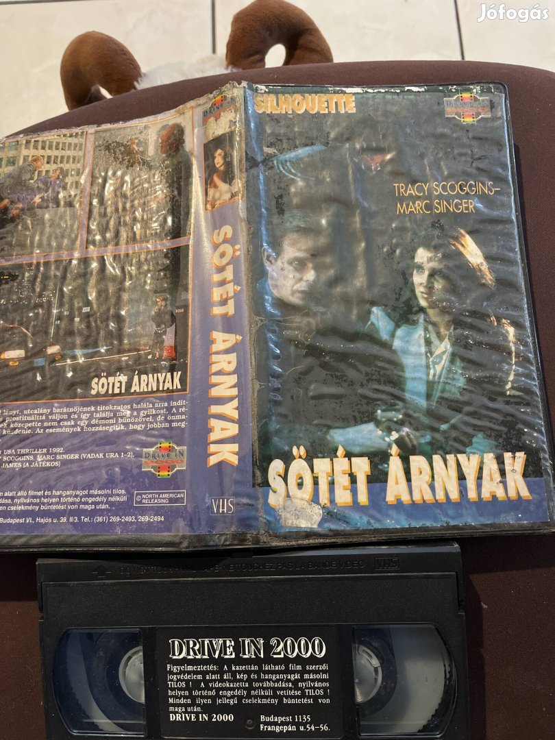 Sötét árnyak akció vhs