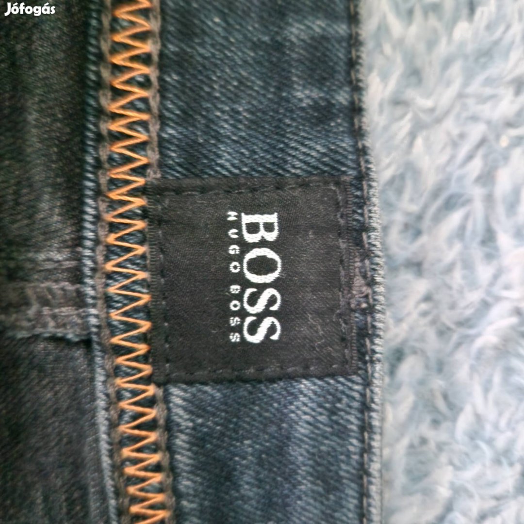 Sötétkék Boss férfi farmer, alig használt