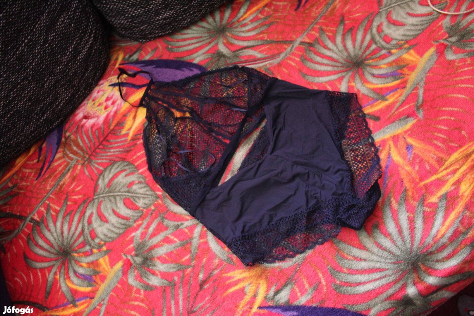 Sotetkek csipke body, 36, Uj