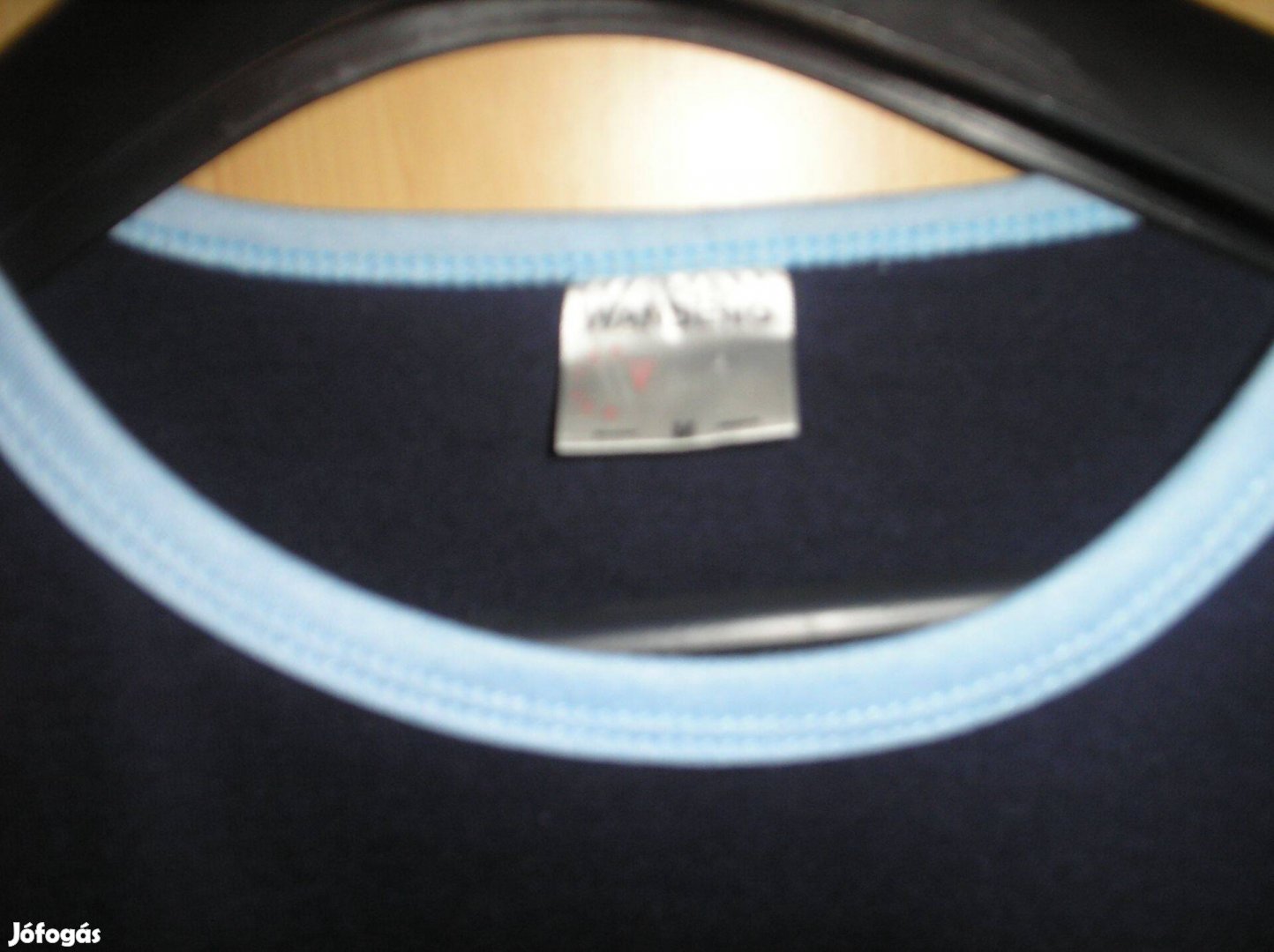 Sötétkék hosszú ujjú férfi felső M-es