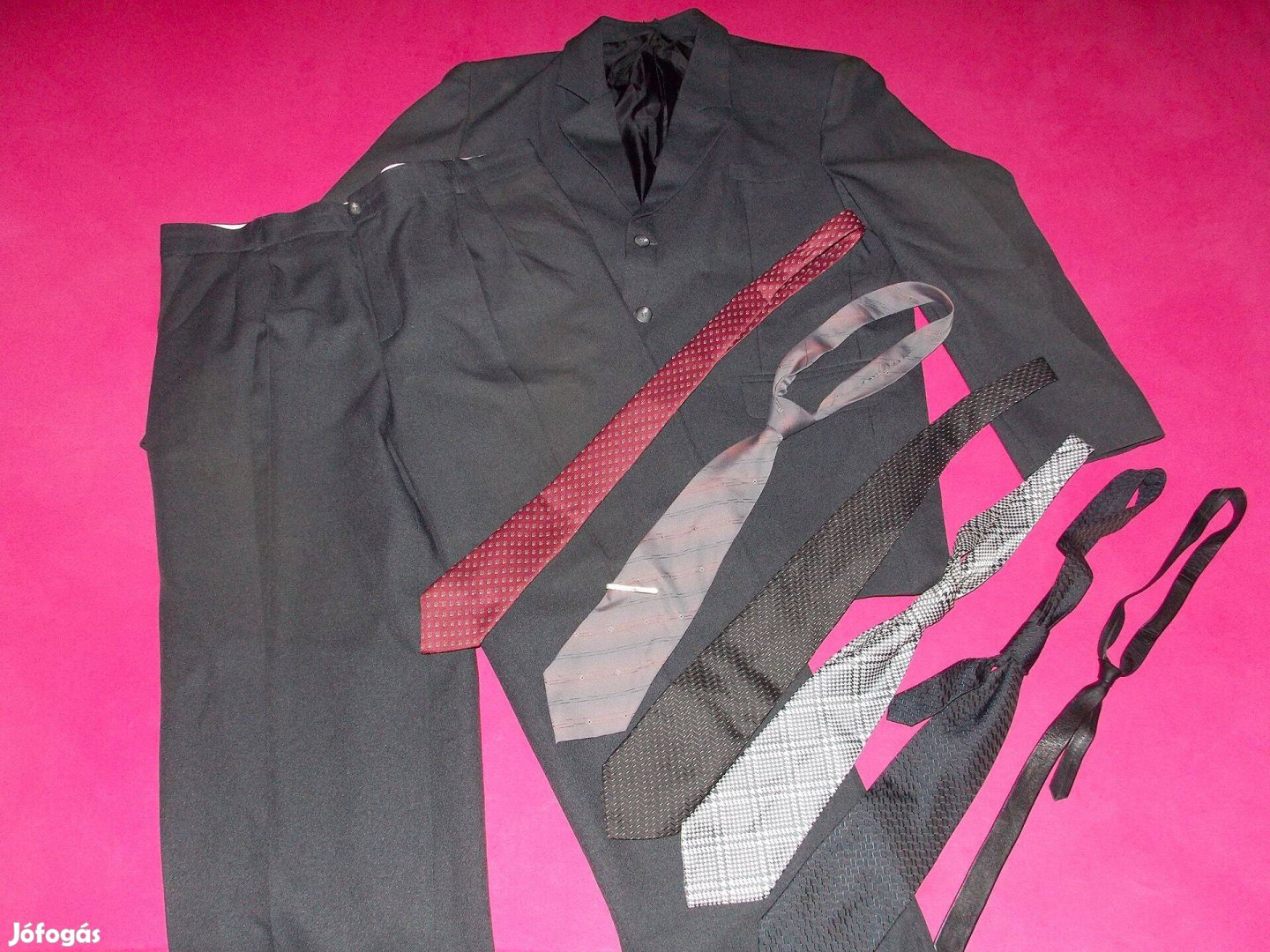 Sötétszürke férfi öltöny hat nyakkendővel, 58-as 3XL Xxxl