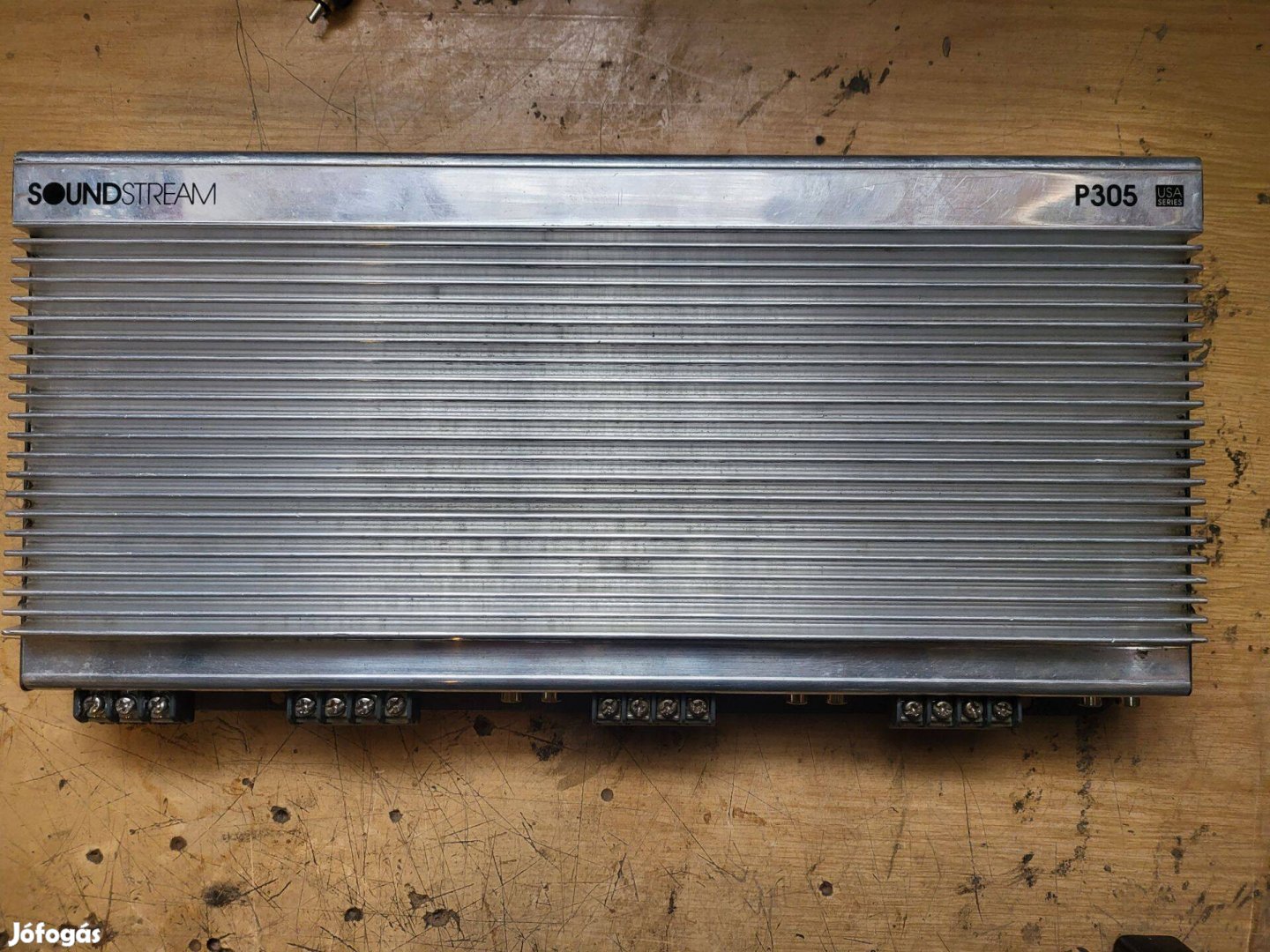 Soundstream P305 erősítő