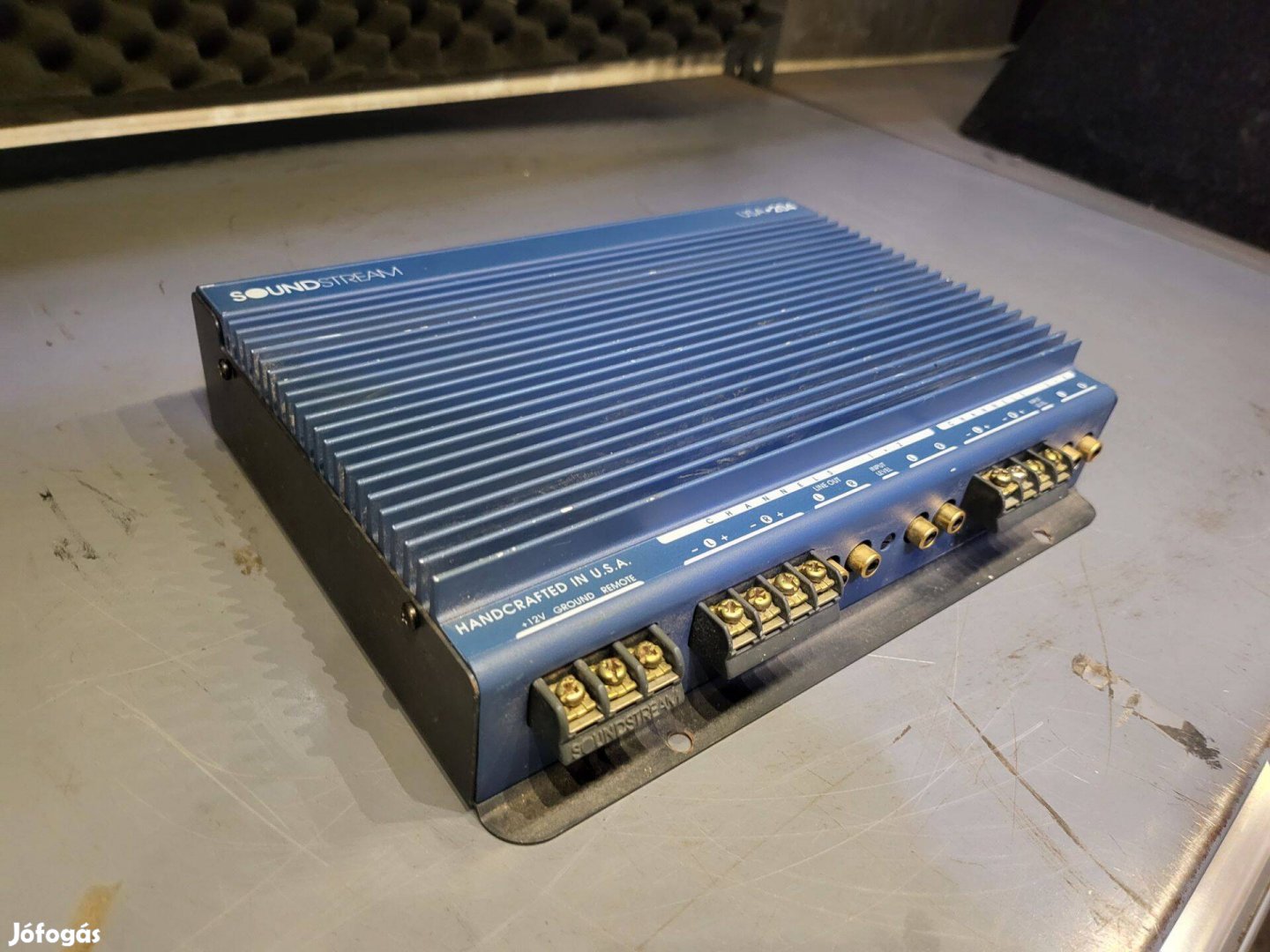 Soundstream usa 204 erősítő