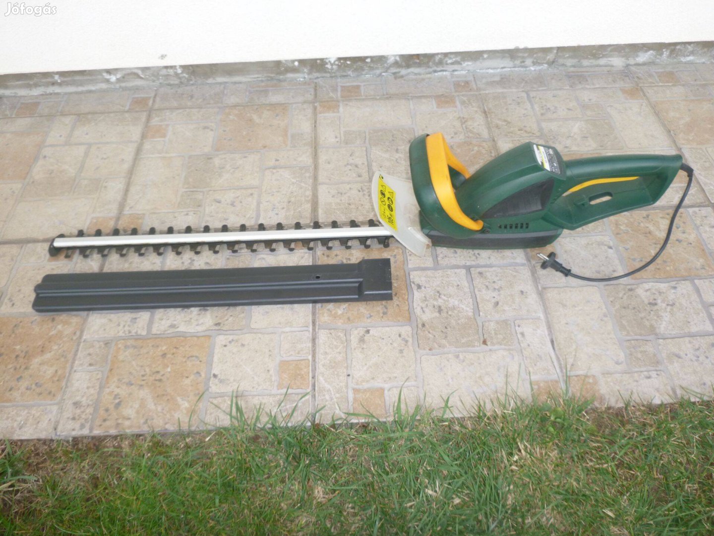 Sövény nyiró karcolásmentes